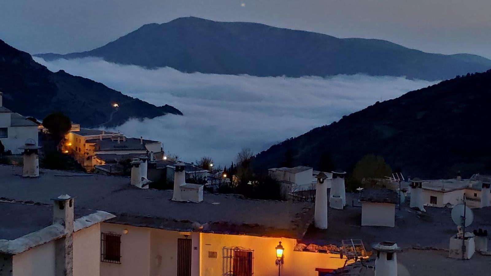 Hostal Ruta De Las Nieves กาปีเลย์รา ภายนอก รูปภาพ